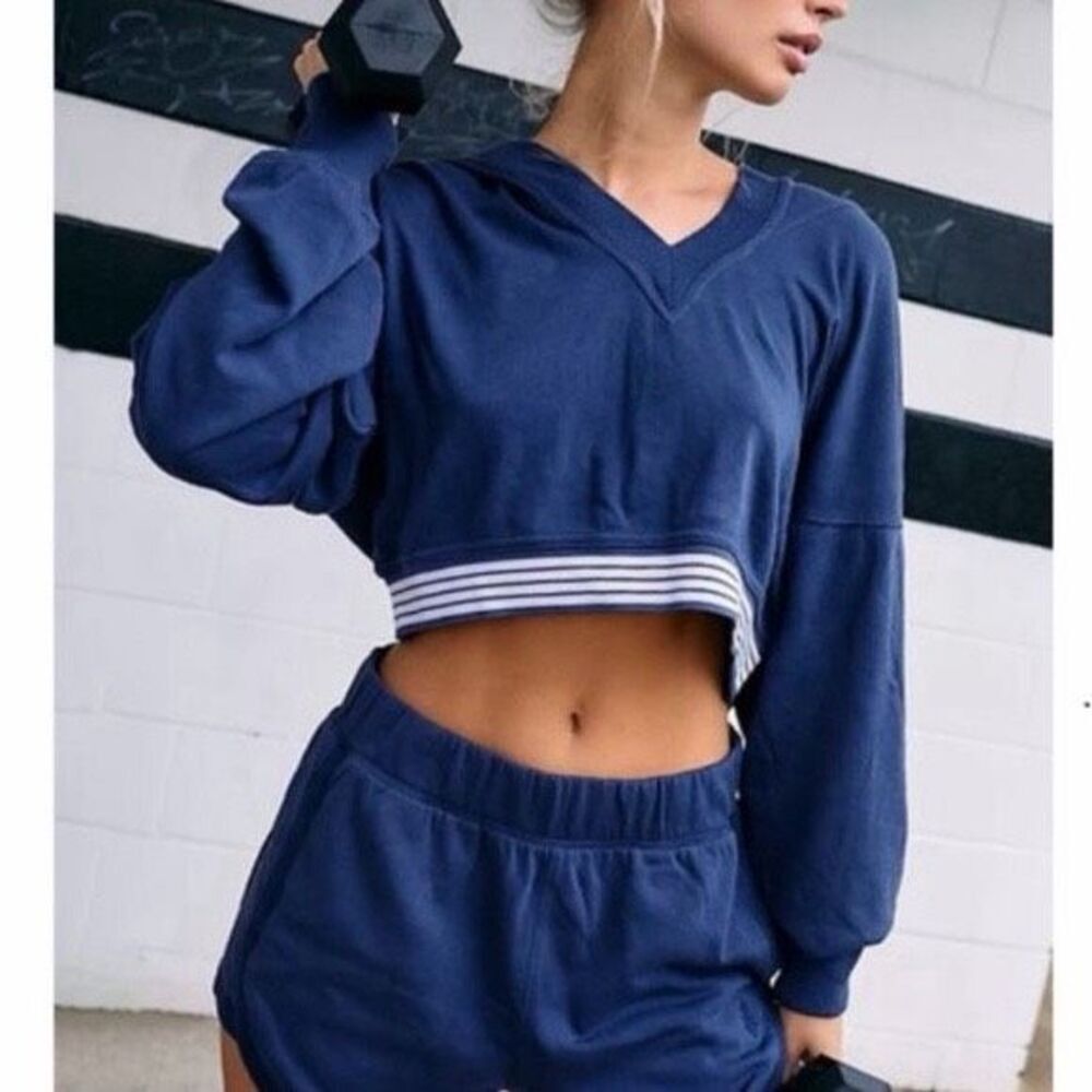 Free People FP Movement Grand Slam Navy Cropped Hoodie V Neck Size Small